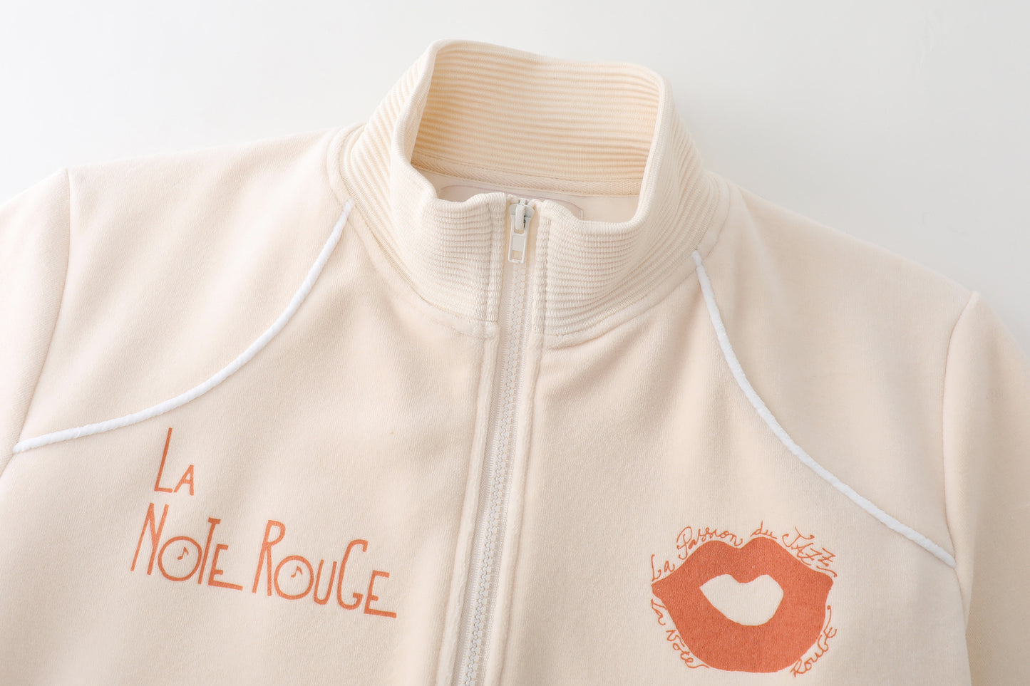 LA VELOUR CLUBS